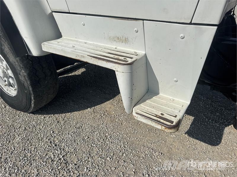 Ford L9000 Ūdens mašīnas