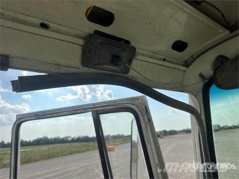 Ford L9000 Ūdens mašīnas