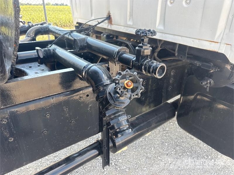 Ford L9000 Ūdens mašīnas
