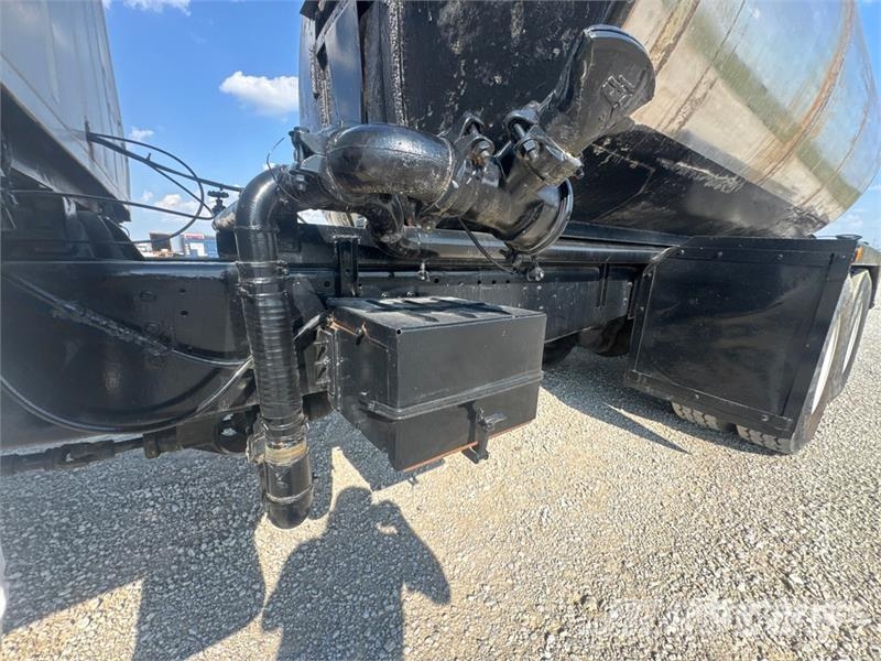 Ford L9000 Ūdens mašīnas