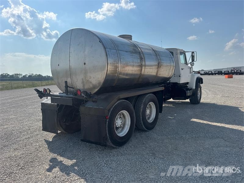 Ford L9000 Ūdens mašīnas