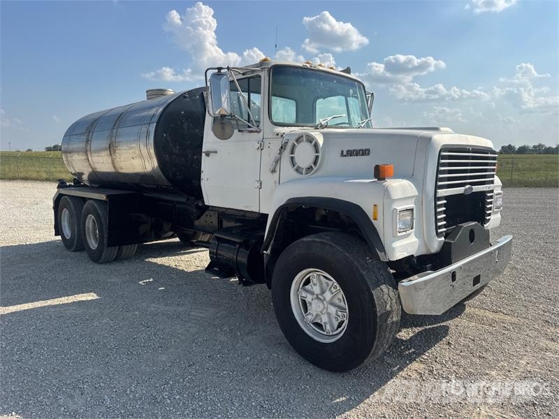 Ford L9000 Ūdens mašīnas