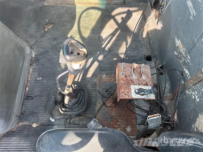 Ford L9000 Ūdens mašīnas