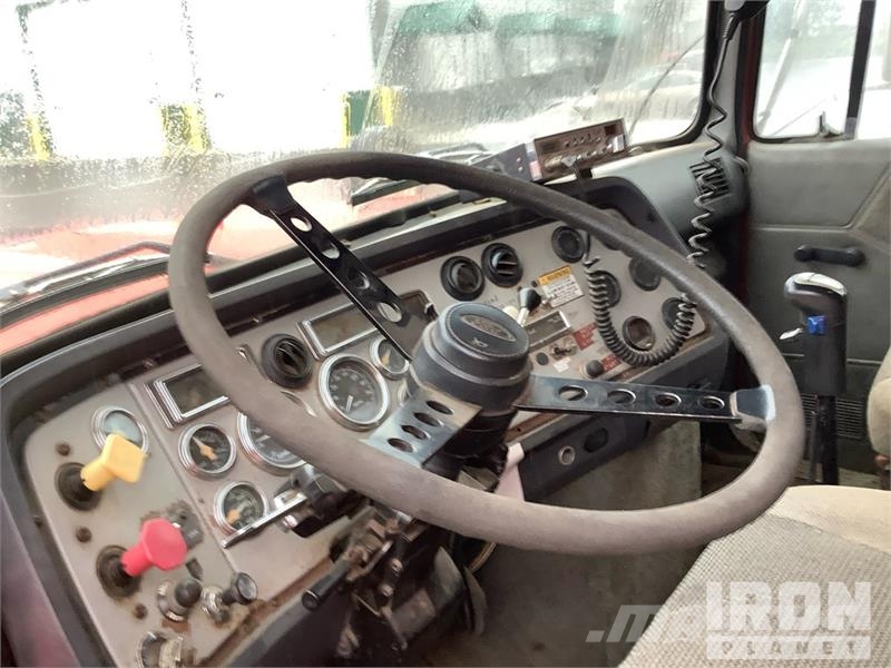 Ford LT9000 Kiper tovornjaki