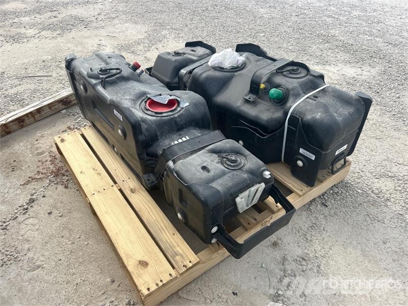Ford of (2) Ford Super Duty Diesel Tanks (Unused) Alte componente