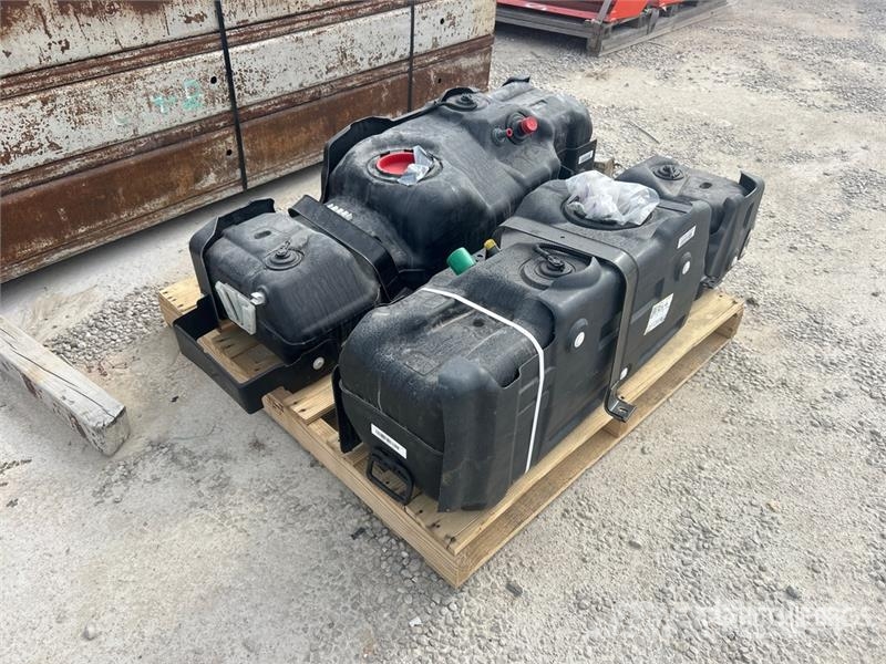 Ford of (2) Ford Super Duty Diesel Tanks (Unused) Alte componente