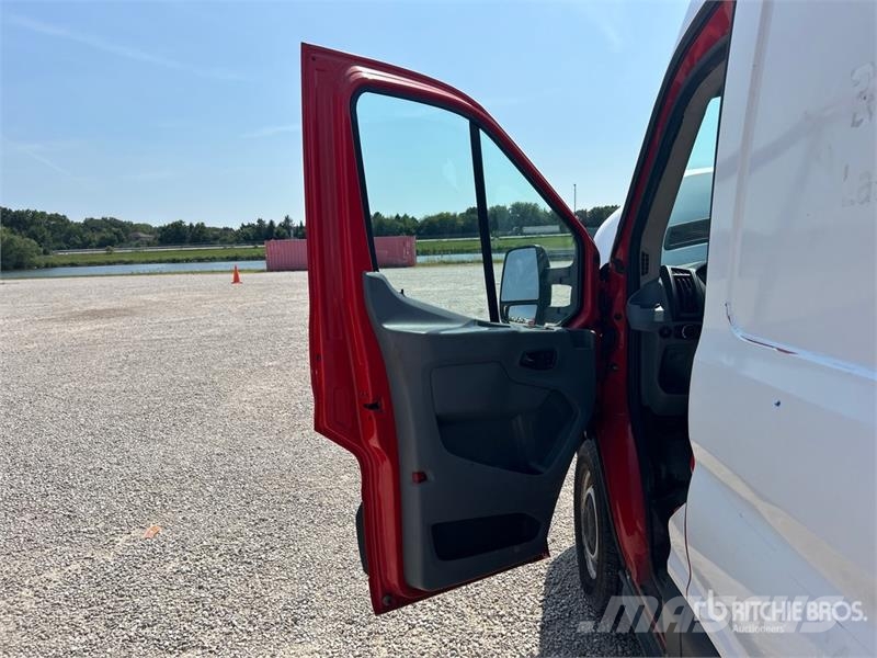 Ford Transit 150 Cargo Van Furgonetas /Furgón