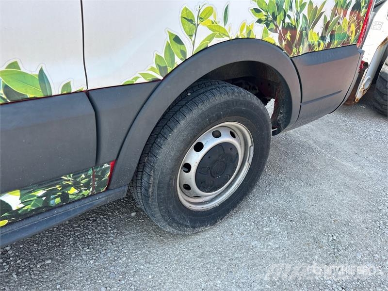 Ford Transit 150 Cargo Van Furgonetas /Furgón