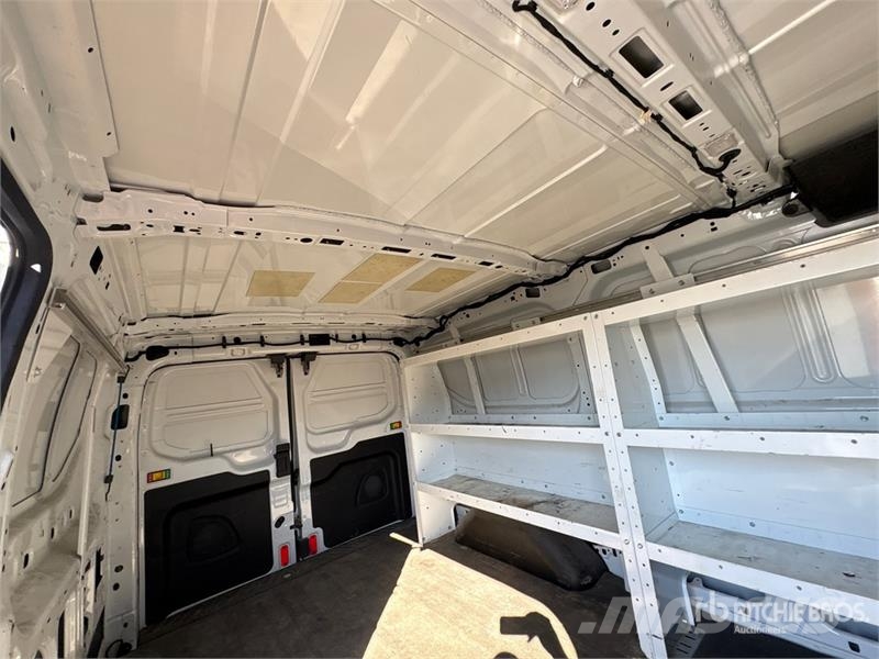 Ford Transit 250 Cargo Van Carrinhas de caixa fechada