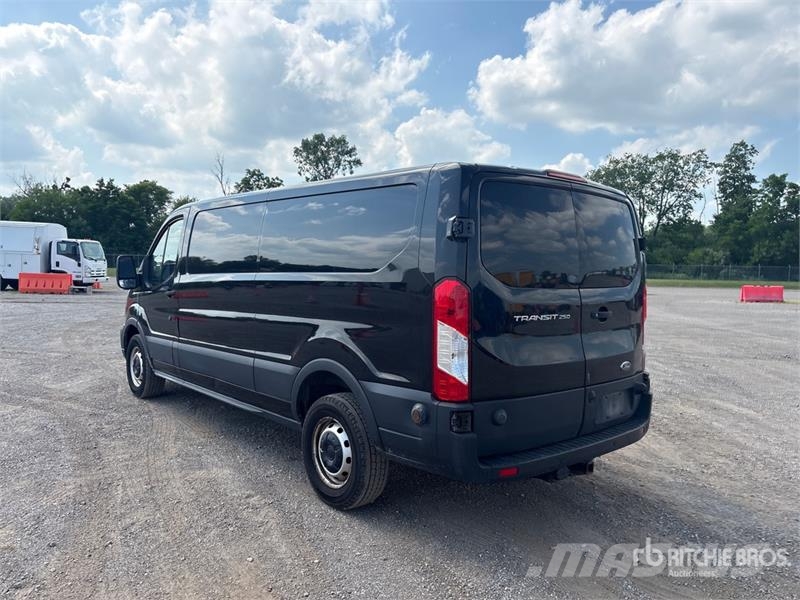 Ford Transit 250 Passenger Van Utilitara