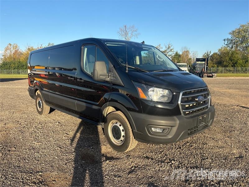 Ford Transit 250 Passenger Van Kaubikud