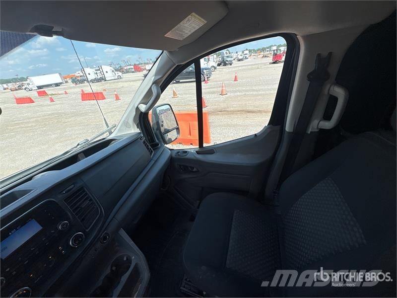 Ford Transit 250 Passenger Van Utilitara