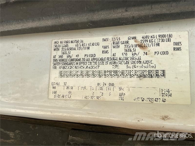 Ford Transit 350 12 Passenger Van 大型面包车
