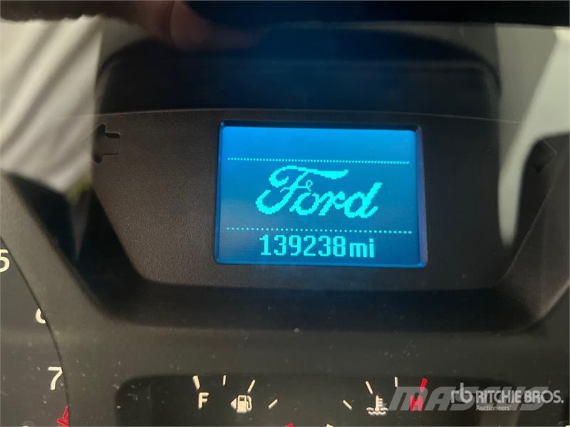 Ford Transit 350 4x2 Cargo Van Truck Skapbiler