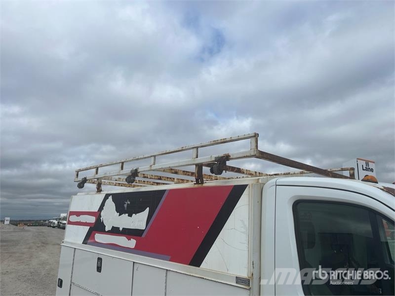 Ford Transit 350 4x2 Utility Vehicle 全地形车