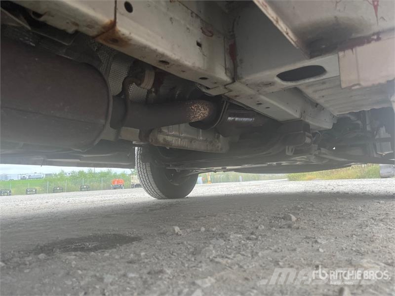 Ford Transit 350 4x2 Utility Truck Vieglais kravas automobilis/izkraušana no sāniem