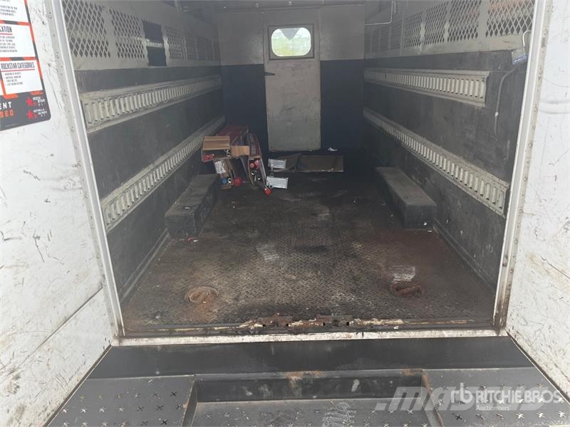 Ford Transit 350 4x2 Utility Vehicle 全地形车