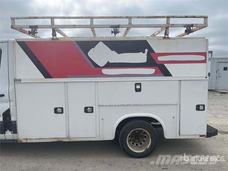Ford Transit 350 4x2 Utility Vehicle 全地形车