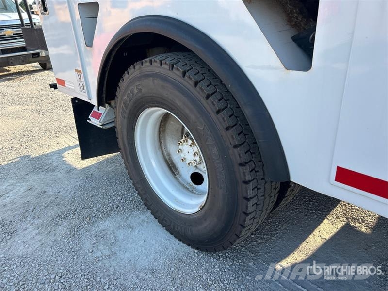 Ford Versalift VN55I-05 55 ft on Ford F-750 XL 4x2 Buc Teherautóra szerelt emelők és állványok