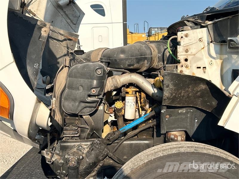 Ford Versalift VN55I-05 55 ft on Ford F-750 XL 4x2 Buc Teherautóra szerelt emelők és állványok