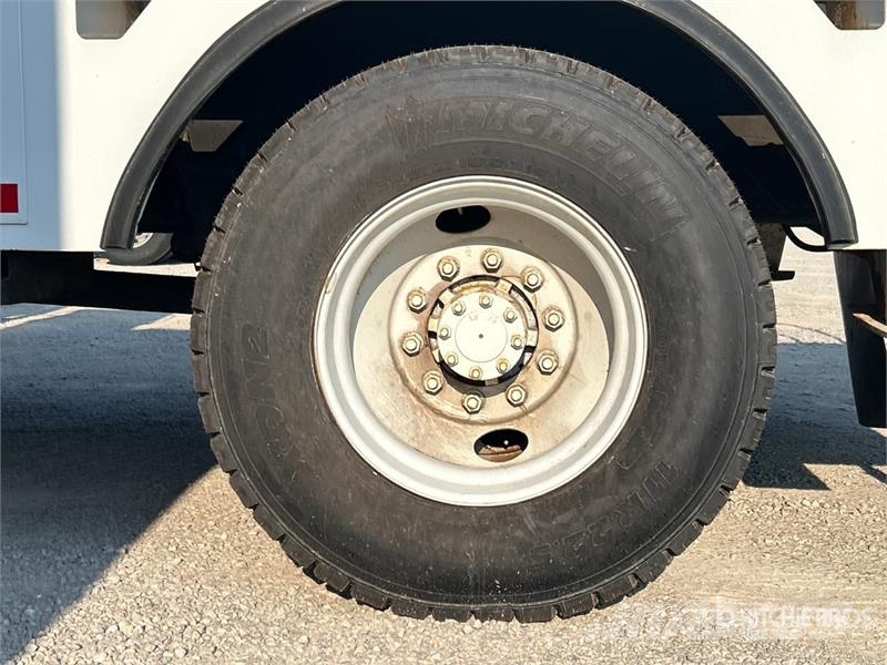 Ford Versalift VN55I-05 55 ft on Ford F-750 XL 4x2 Buc Teherautóra szerelt emelők és állványok