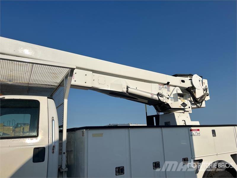 Ford Versalift VN55I-05 55 ft on Ford F-750 XL 4x2 Buc Teherautóra szerelt emelők és állványok