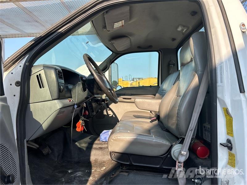 Ford Versalift VN55I-05 55 ft on Ford F-750 XL 4x2 Buc Teherautóra szerelt emelők és állványok