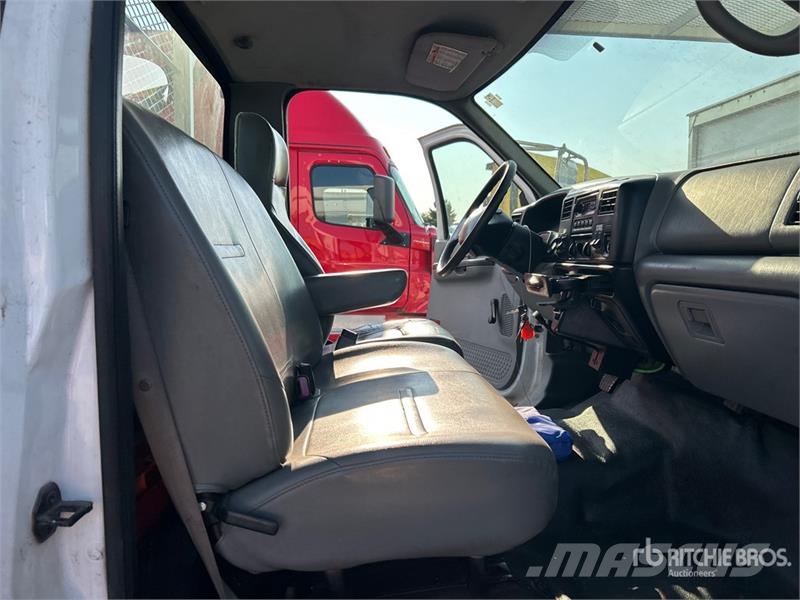 Ford Versalift VN55I-05 55 ft on Ford F-750 XL 4x2 Buc Teherautóra szerelt emelők és állványok