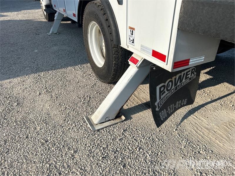 Ford Versalift VN55I-05 55 ft on Ford F-750 XL 4x2 Buc Teherautóra szerelt emelők és állványok