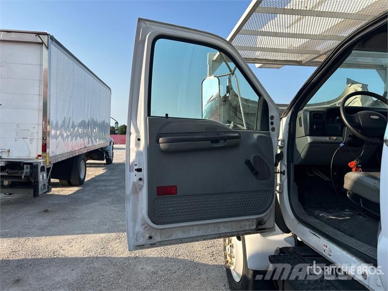 Ford Versalift VN55I-05 55 ft on Ford F-750 XL 4x2 Buc Teherautóra szerelt emelők és állványok