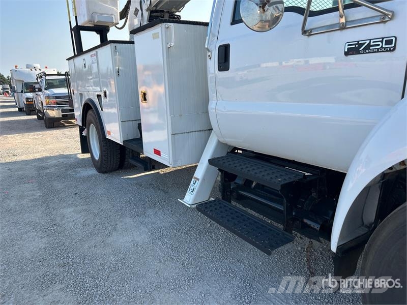 Ford Versalift VN55I-05 55 ft on Ford F-750 XL 4x2 Buc Teherautóra szerelt emelők és állványok