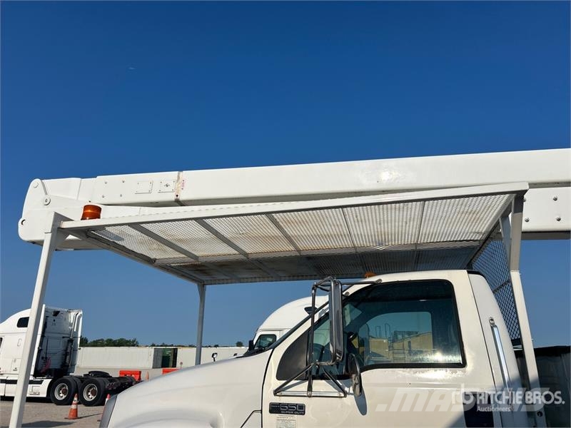 Ford Versalift VN55I-05 55 ft on Ford F-750 XL 4x2 Buc Teherautóra szerelt emelők és állványok