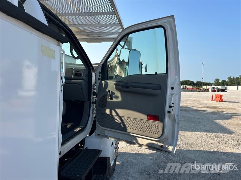 Ford Versalift VN55I-05 55 ft on Ford F-750 XL 4x2 Buc Teherautóra szerelt emelők és állványok