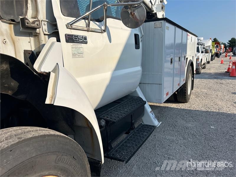 Ford Versalift VN55I-05 55 ft on Ford F-750 XL 4x2 Buc Teherautóra szerelt emelők és állványok