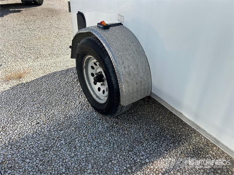 Forest River 10 ft S/A Enclosed Trailer Carrocería de caja