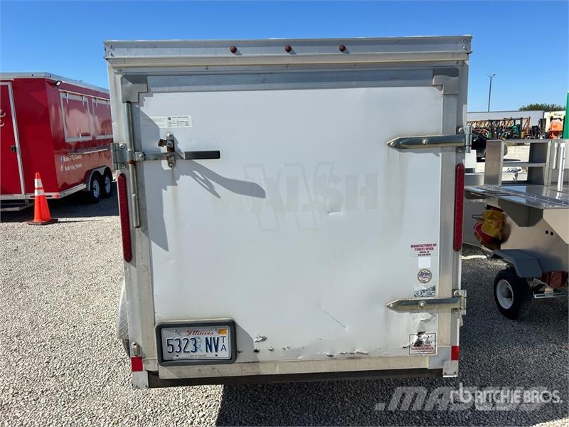 Forest River 10 ft S/A Enclosed Trailer Carrocería de caja