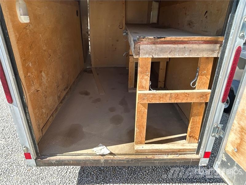 Forest River 10 ft S/A Enclosed Trailer Carrocería de caja