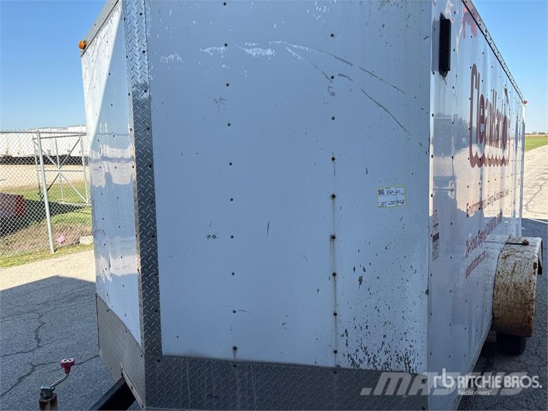 Forest River VHW716TA2 16 ft T/A Enclosed Trailer Furgons
