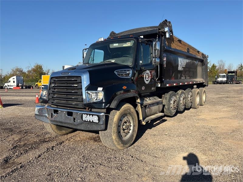 Freightliner 114SD Pašizgāzējs
