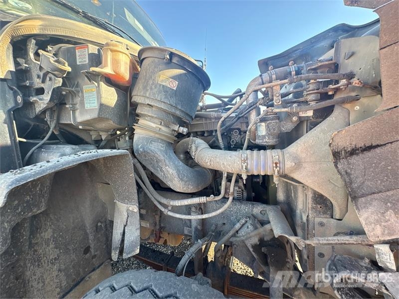 Freightliner 114SD Pašizgāzējs