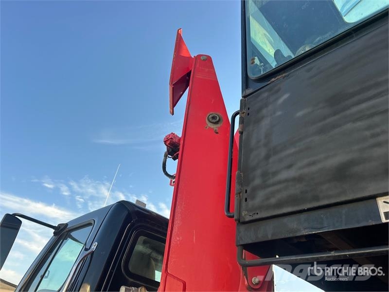 Freightliner 114SD Kranwagen