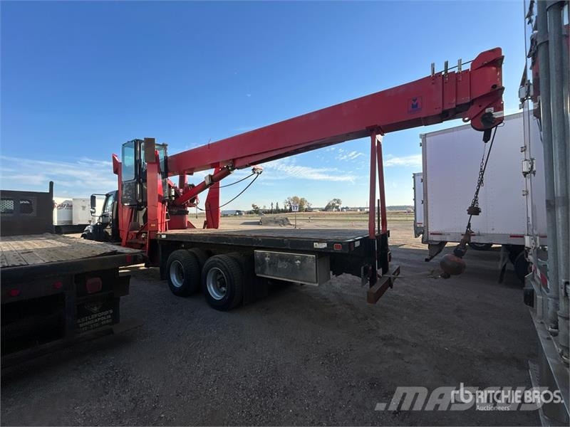 Freightliner 114SD Kranwagen