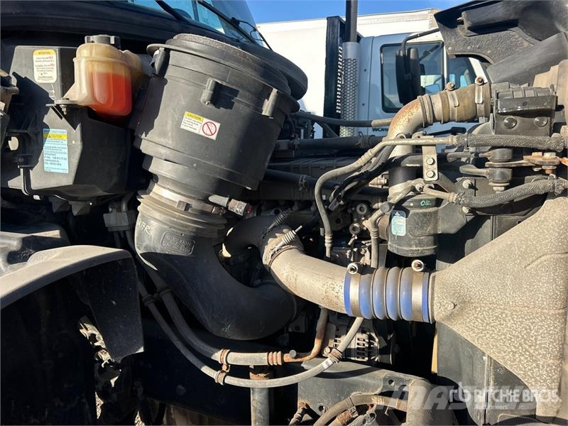 Freightliner 114SD Kranwagen