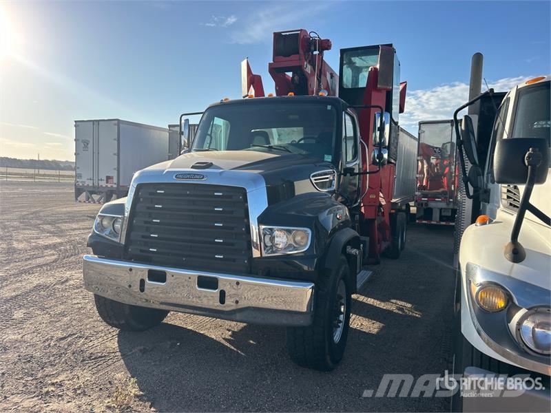 Freightliner 114SD Kranwagen