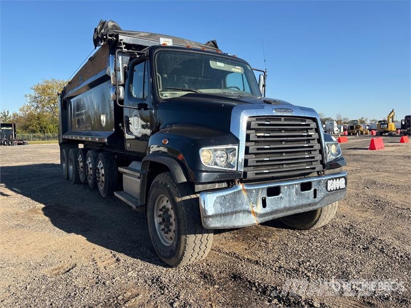Freightliner 114SD Pašizgāzējs