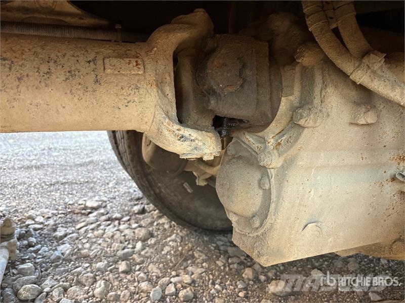 Freightliner 114SD 6x6 Quad/A Dump Truck (Inoperable) Tipper trucks
