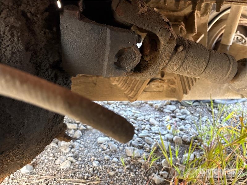 Freightliner 114SD 6x6 Quad/A Dump Truck (Inoperable) Tipper trucks