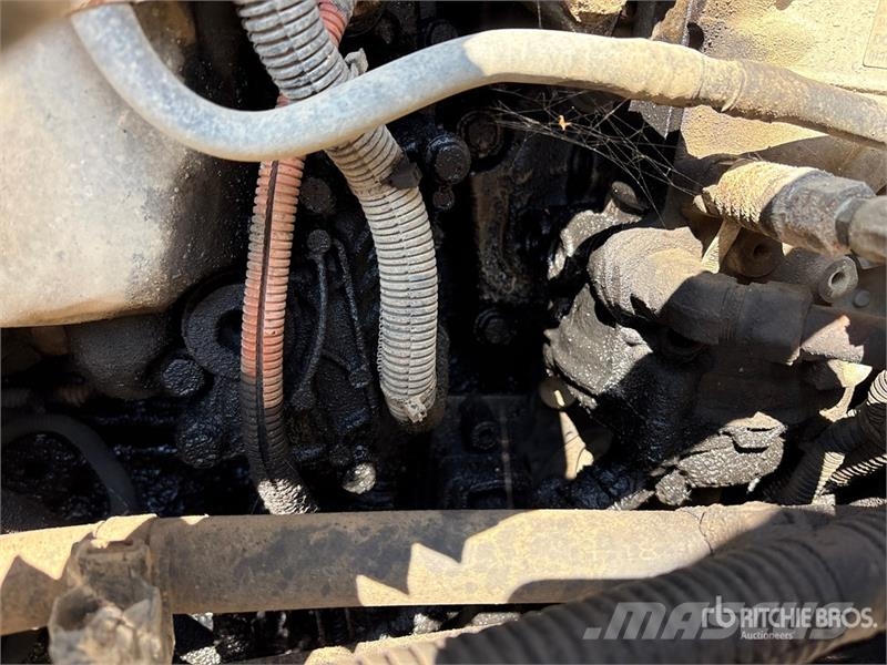 Freightliner 114SD 6x6 Quad/A Dump Truck (Inoperable) Tipper trucks