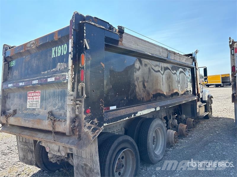 Freightliner 114SD 6x6 Quad/A Dump Truck (Inoperable) Tipper trucks