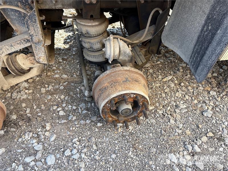 Freightliner 114SD 6x6 Quad/A Dump Truck (Inoperable) Tipper trucks